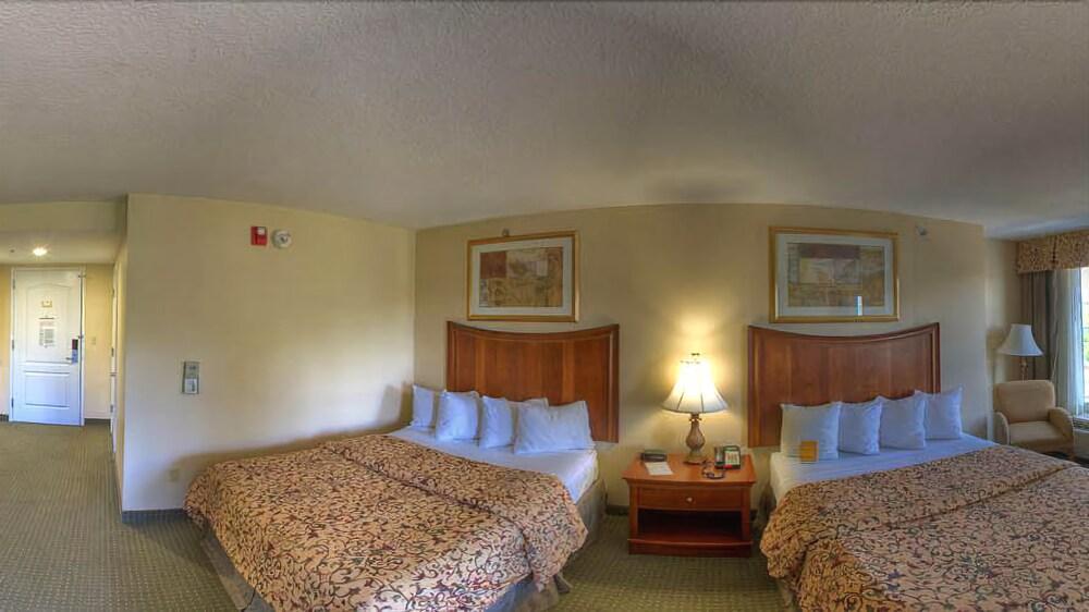 Holiday Inn Brunswick I-95 Bagian luar foto