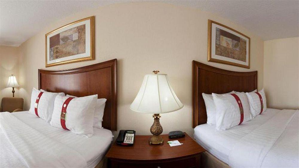 Holiday Inn Brunswick I-95 Bagian luar foto