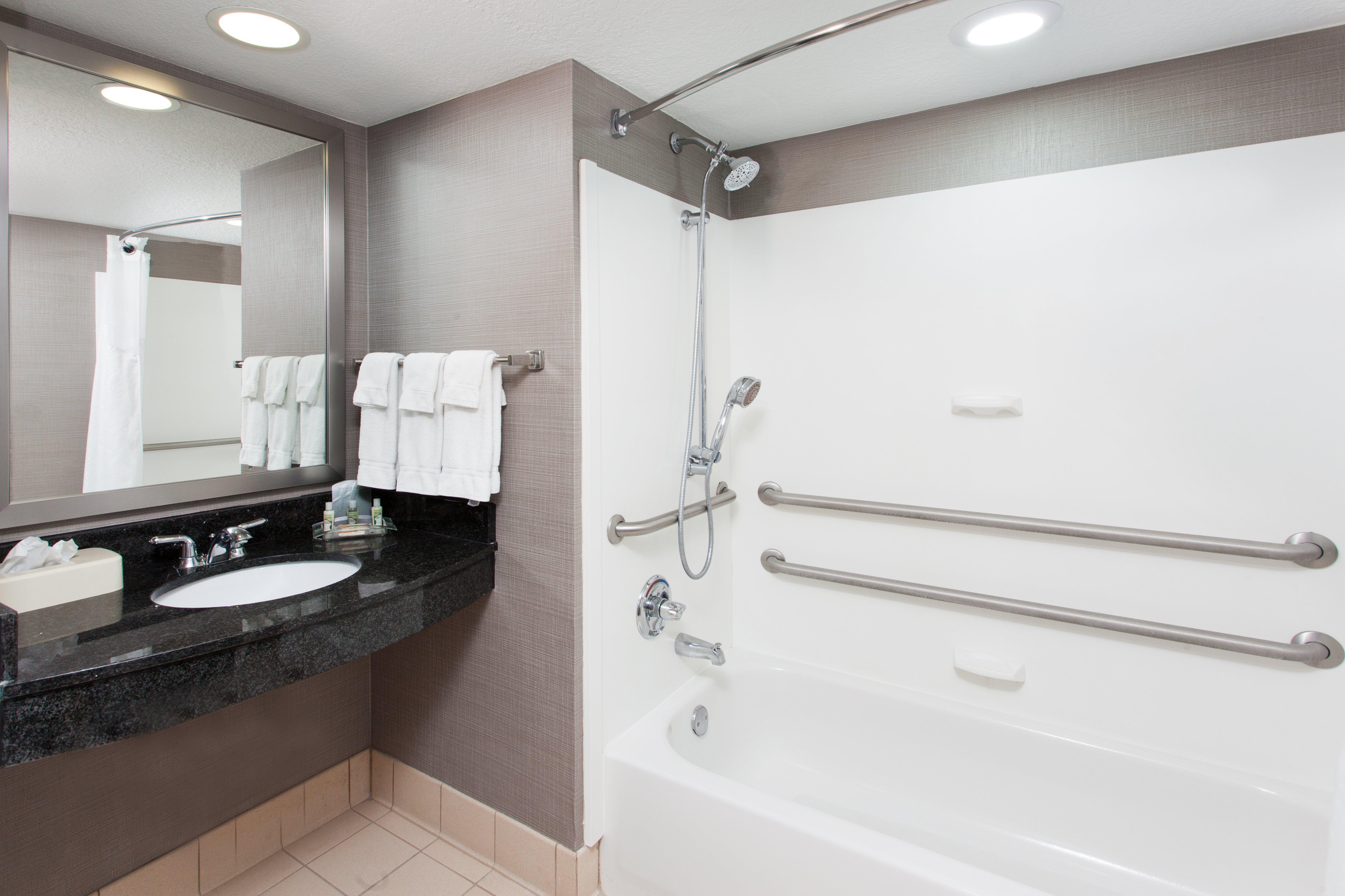 Holiday Inn Brunswick I-95 Bagian luar foto