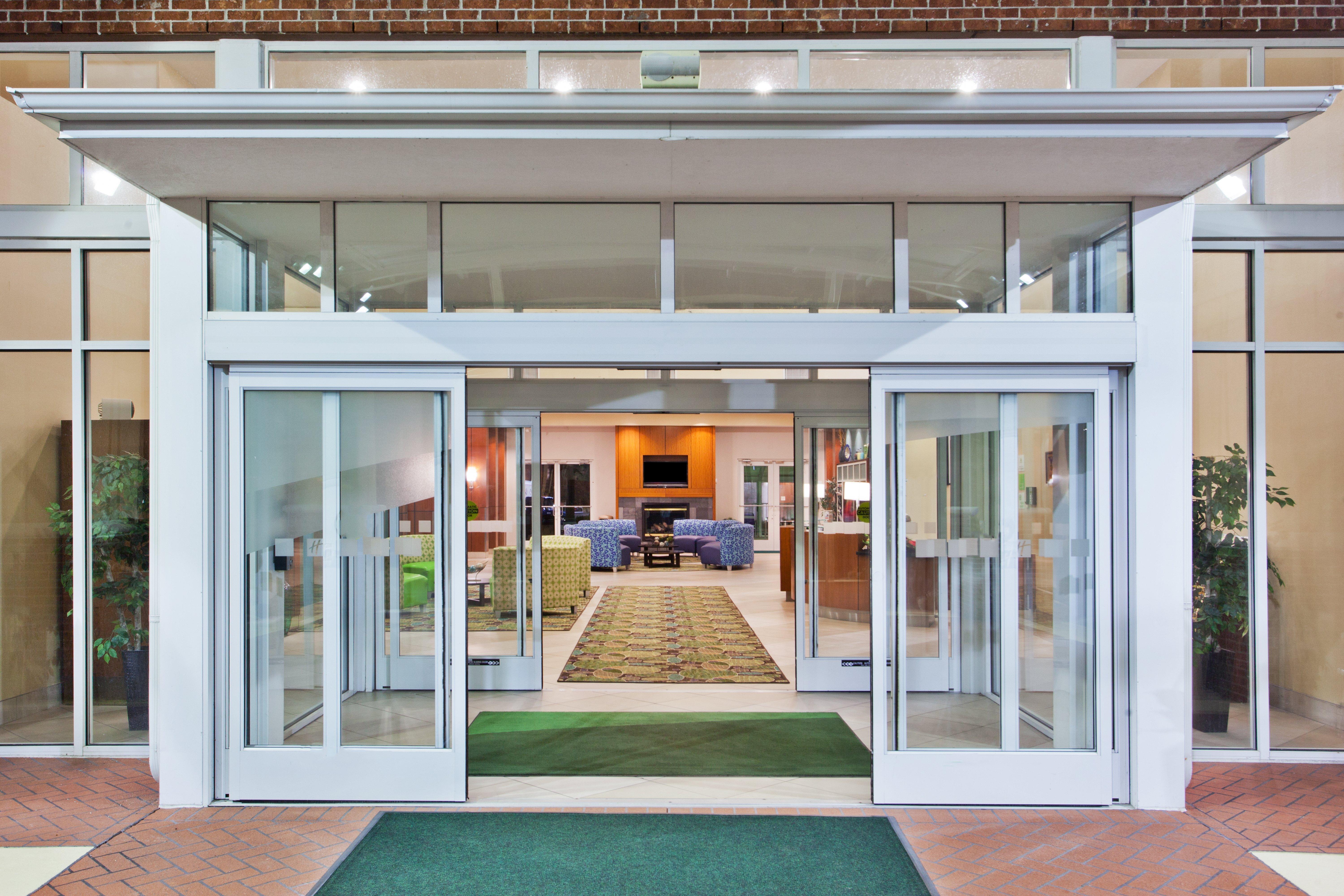 Holiday Inn Brunswick I-95 Bagian luar foto